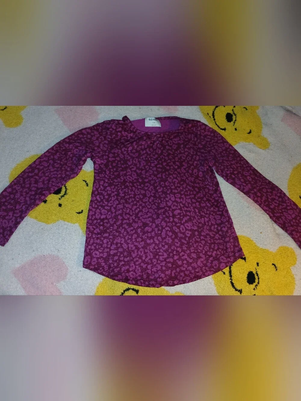 Pre-loved Gilr's Old Navy Long-Sleeve Magenta Leopard Print Top.